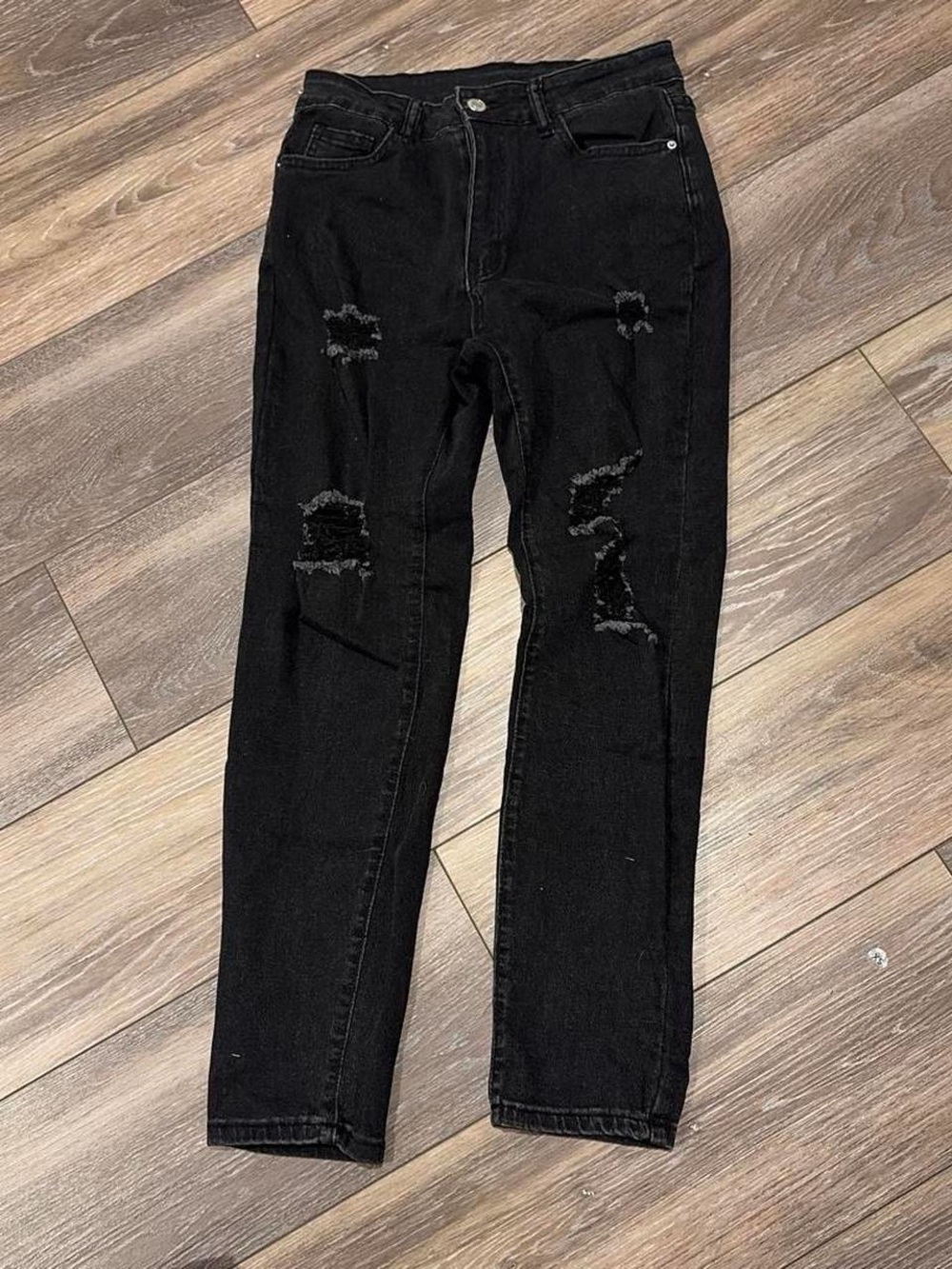 Black Distressed Women’s Jeans